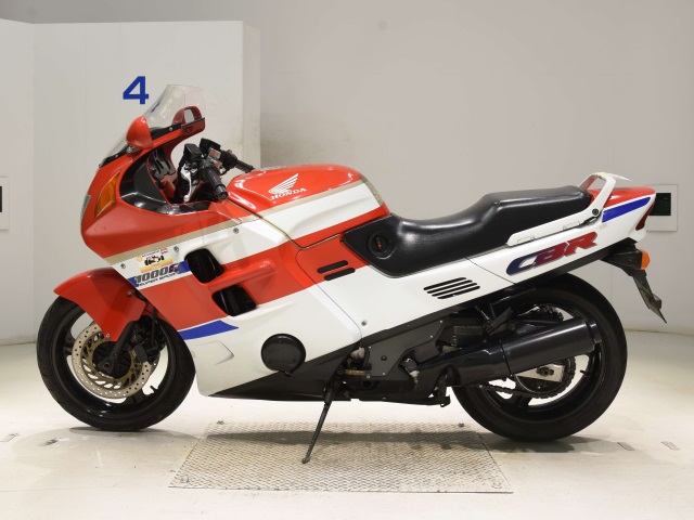 Honda CBR1000F
