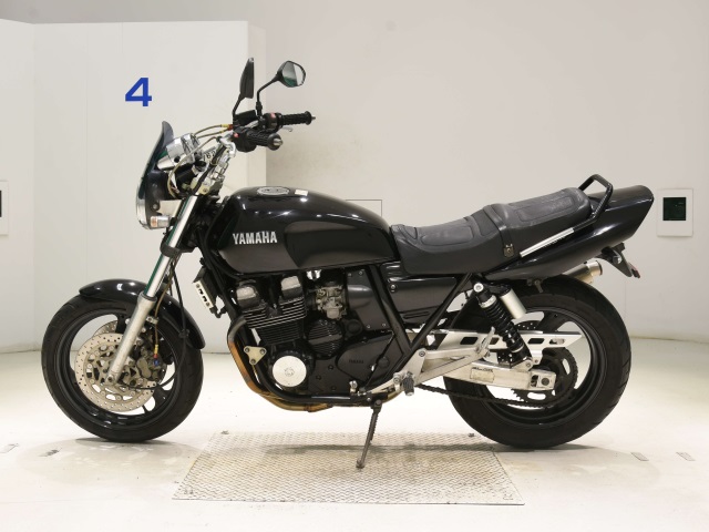Yamaha XJR400
