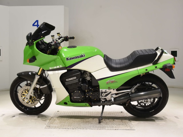 Kawasaki GPZ900R