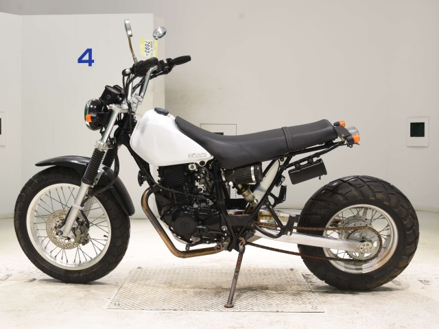 Yamaha TW225