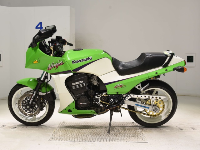 Kawasaki GPZ900R