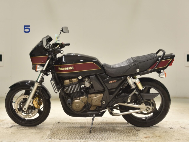 Kawasaki ZRX400