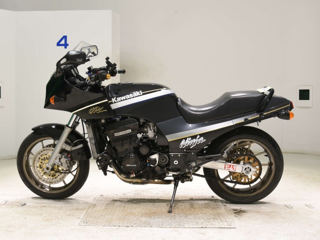 Kawasaki GPZ900R