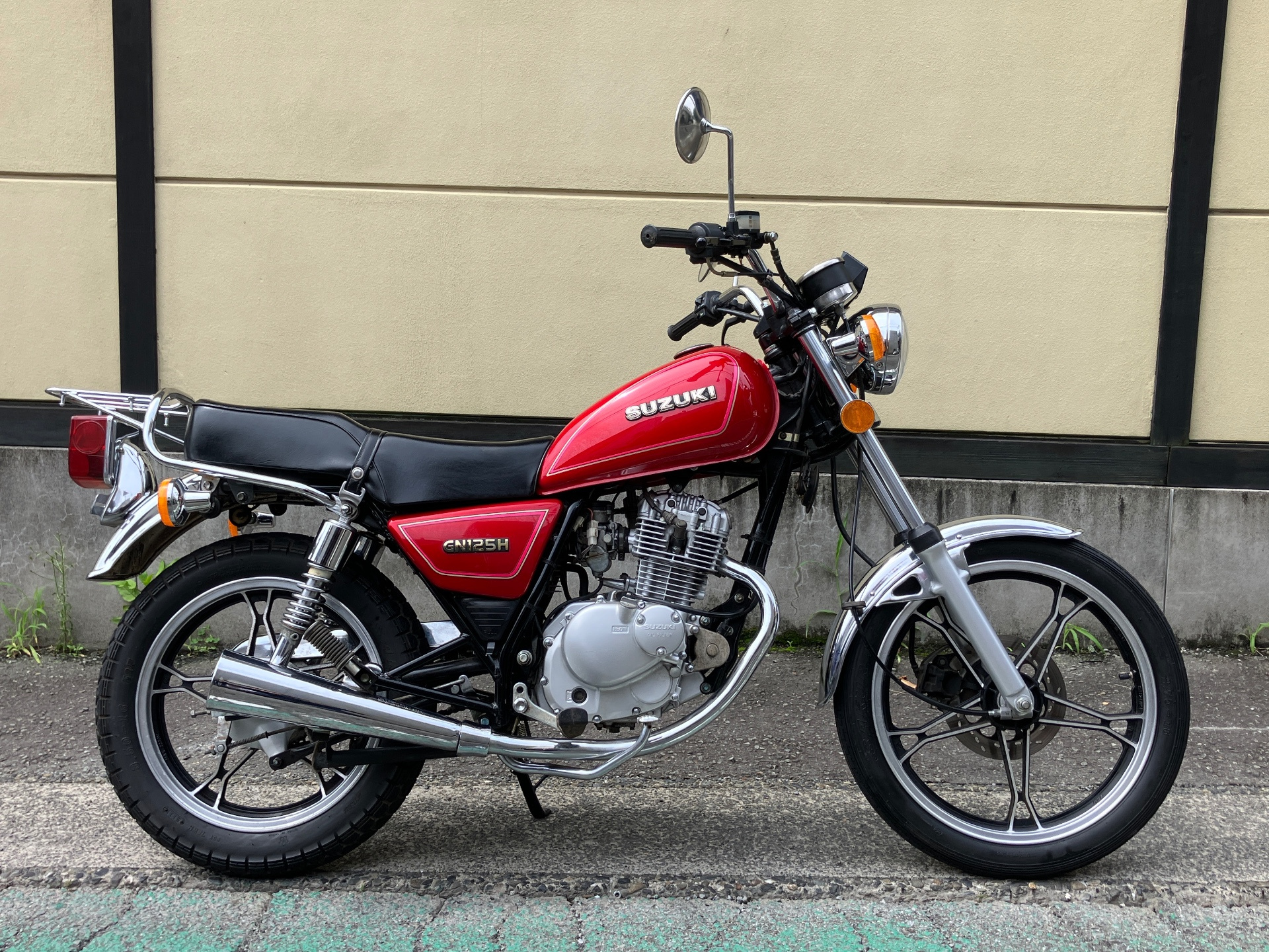 Suzuki GN125H