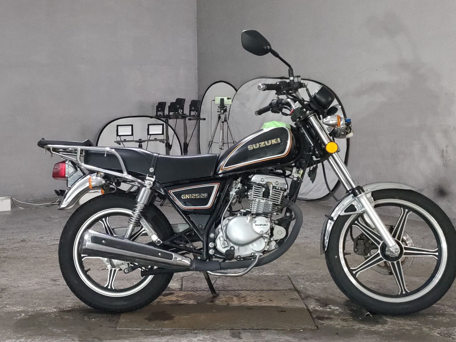 Suzuki GN125-2F