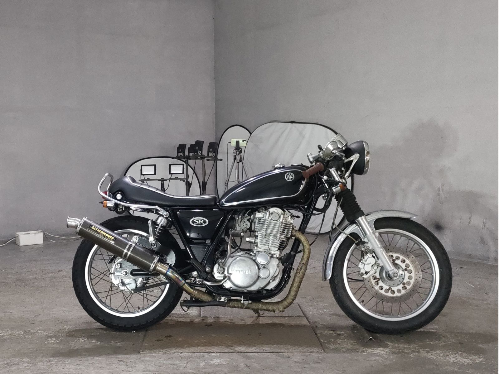 Yamaha SR400-1