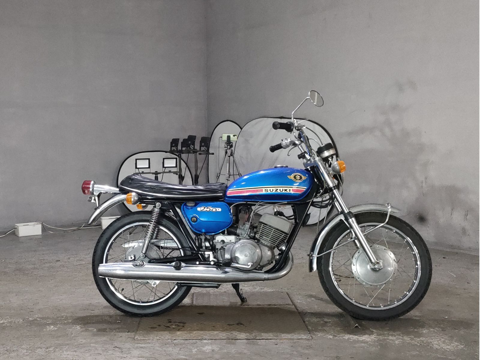 Suzuki T250