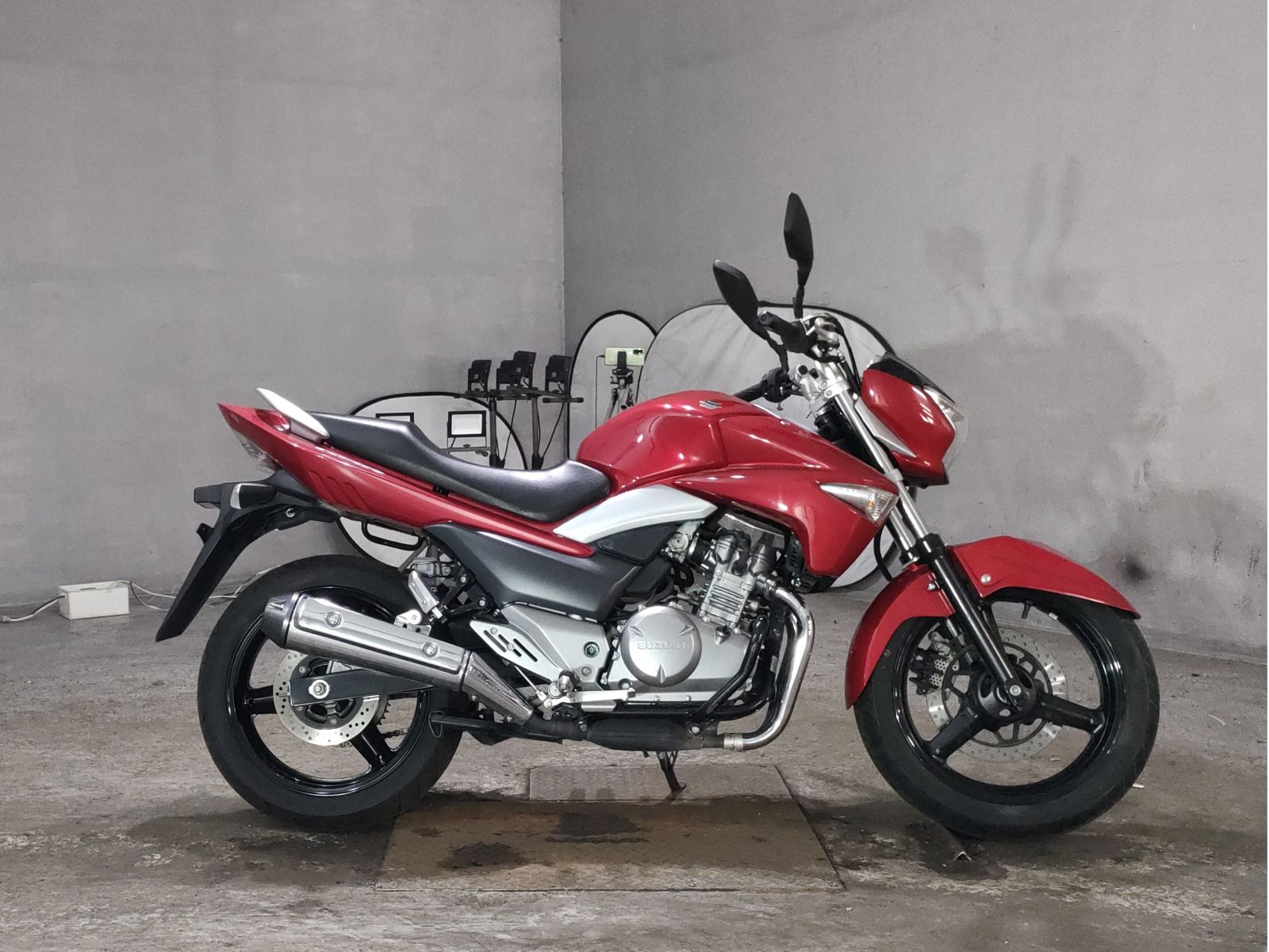 Suzuki GSR250