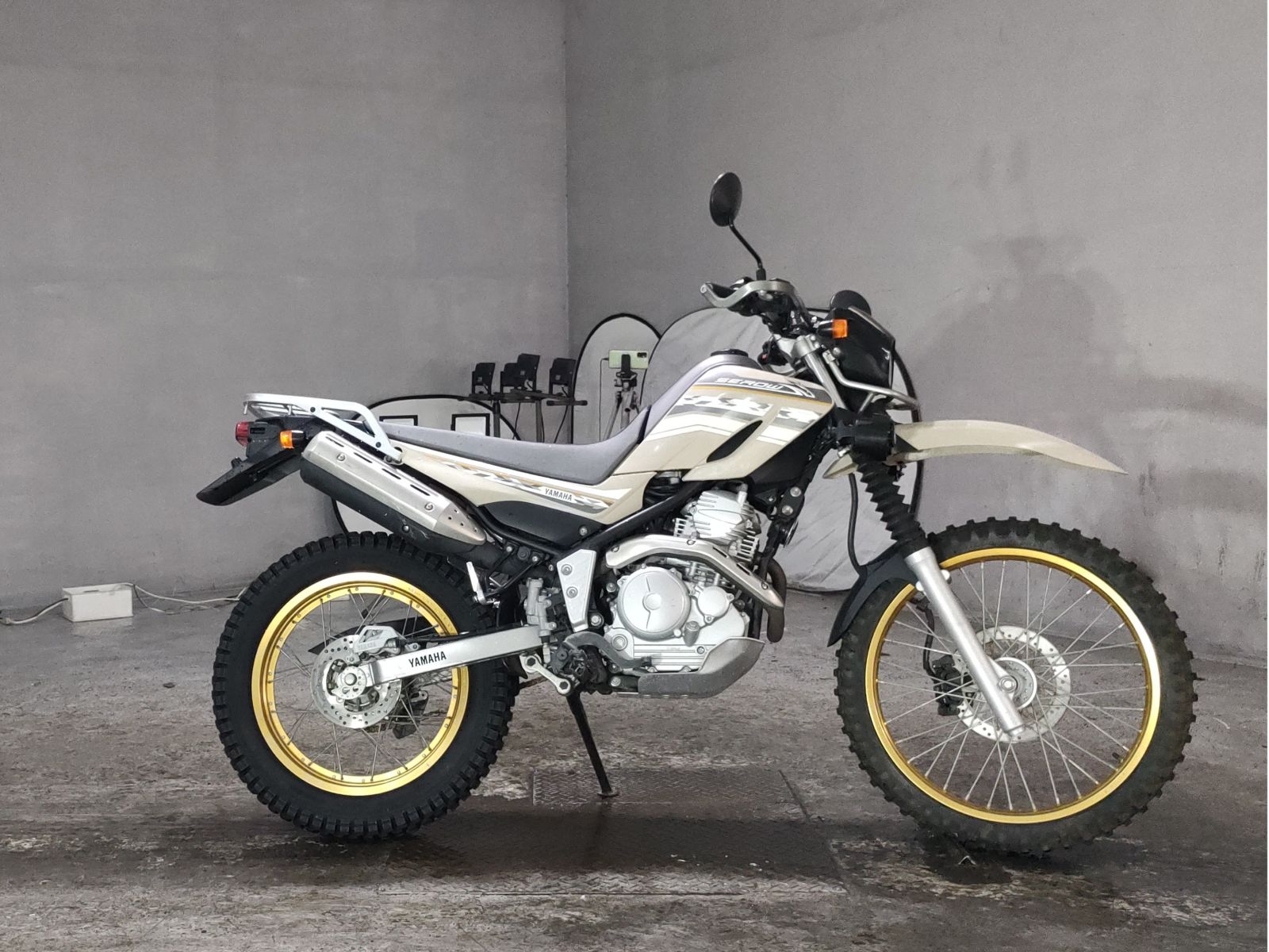 Yamaha SEROW 250