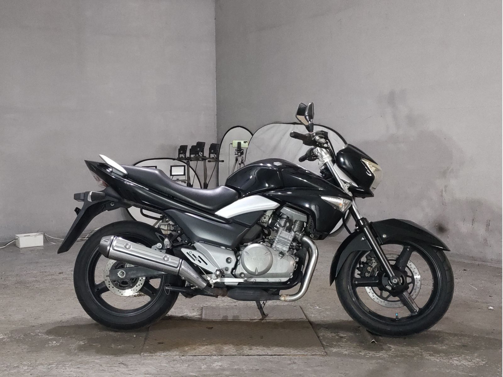 Suzuki GSR250