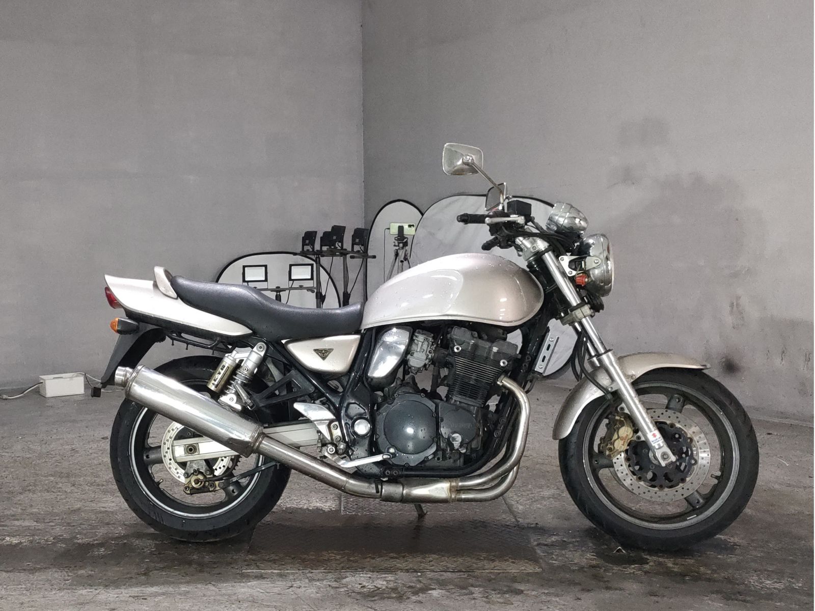 Suzuki INAZUMA 400