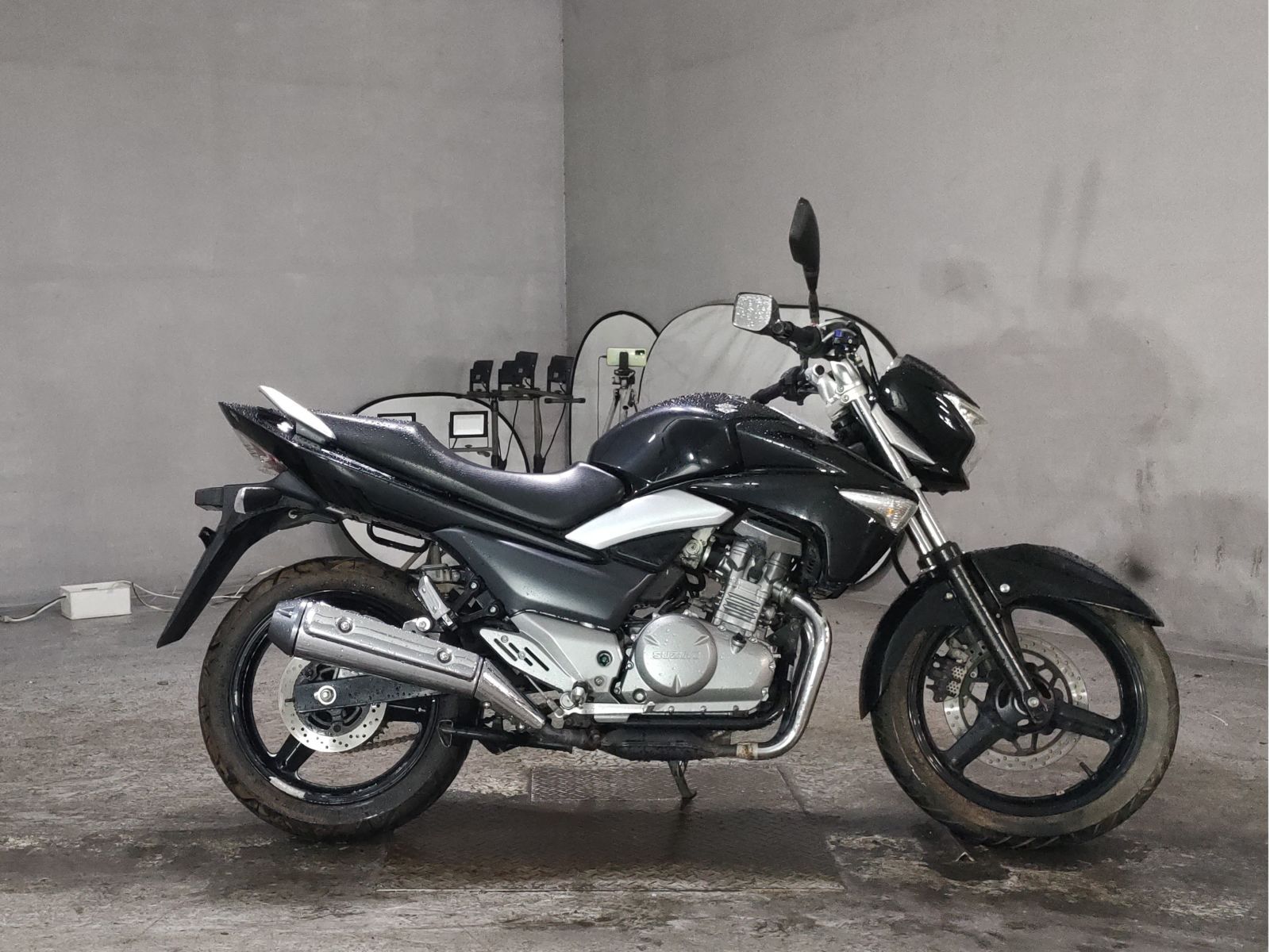 Suzuki GSR250