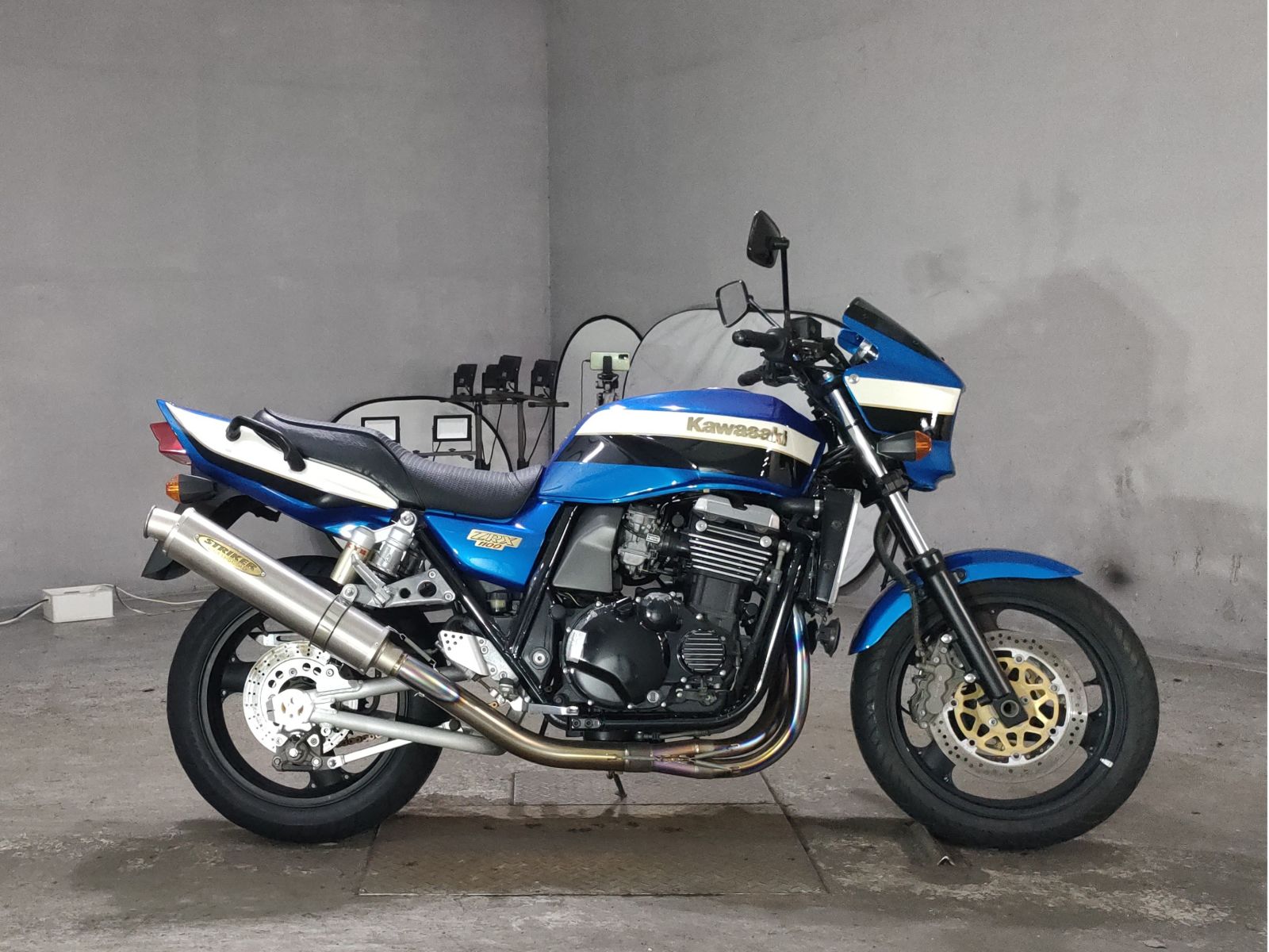 Kawasaki ZRX1100