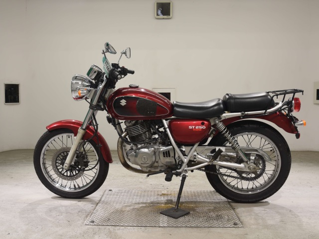 Suzuki ST250E