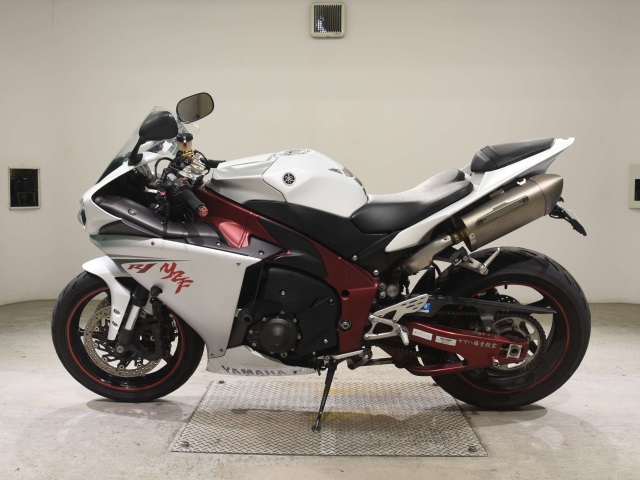 Yamaha YZF-R1