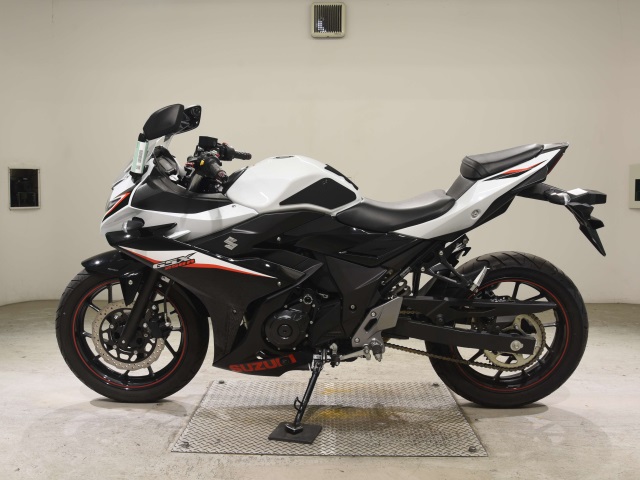 Suzuki GSX250R