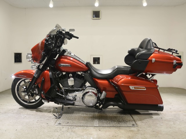 Harley-Davidson HARLEY FLHTCU1690