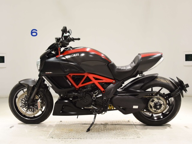 Ducati DUCATI DIAVEL CARBON