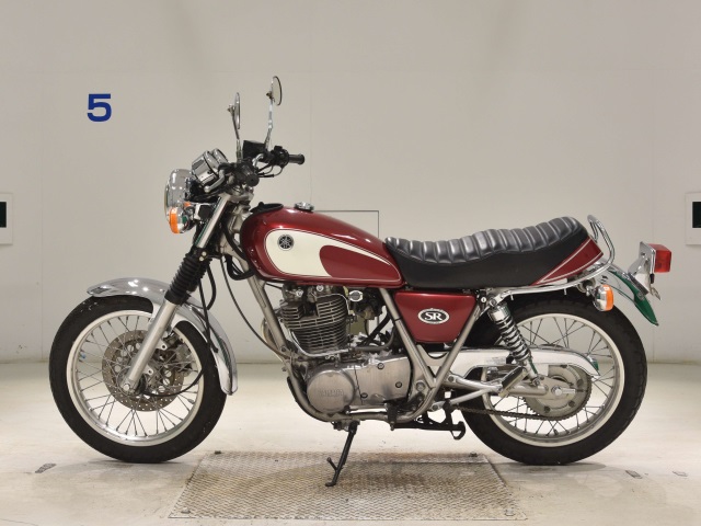 Yamaha SR400-3