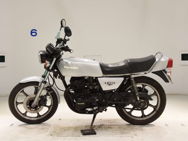 Kawasaki Z250FT