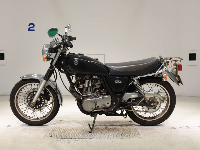 Yamaha SR400-4