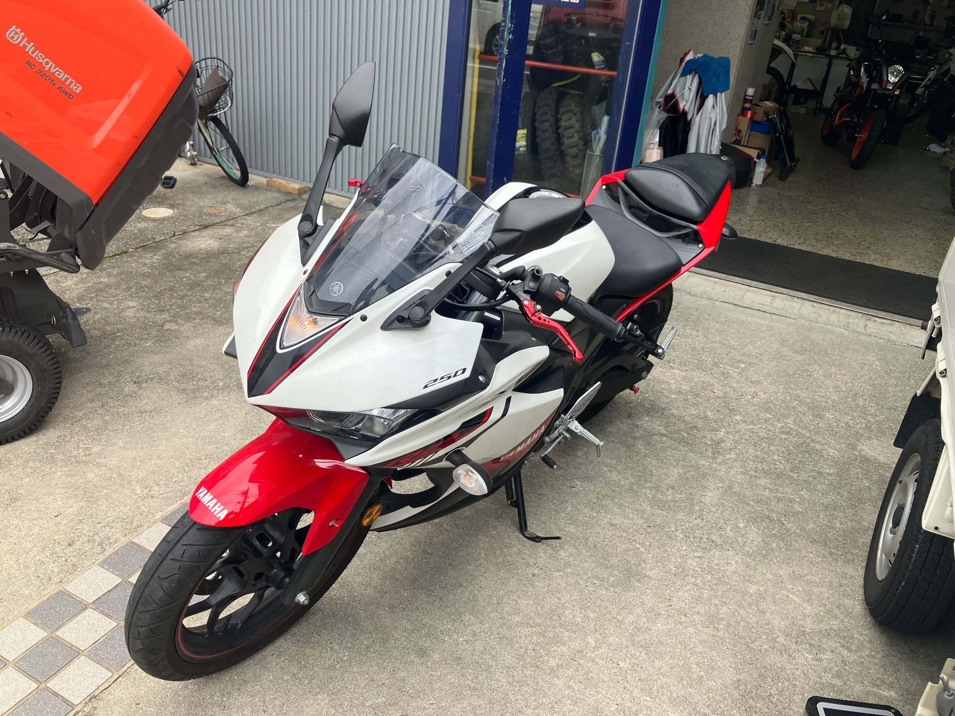 Yamaha YZF-R25