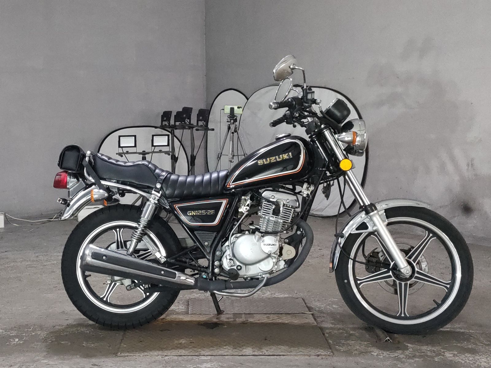 Suzuki GN125-2F
