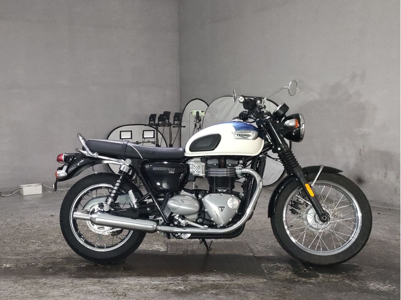 Triumph TRIUMPH BONNEVILLE T100