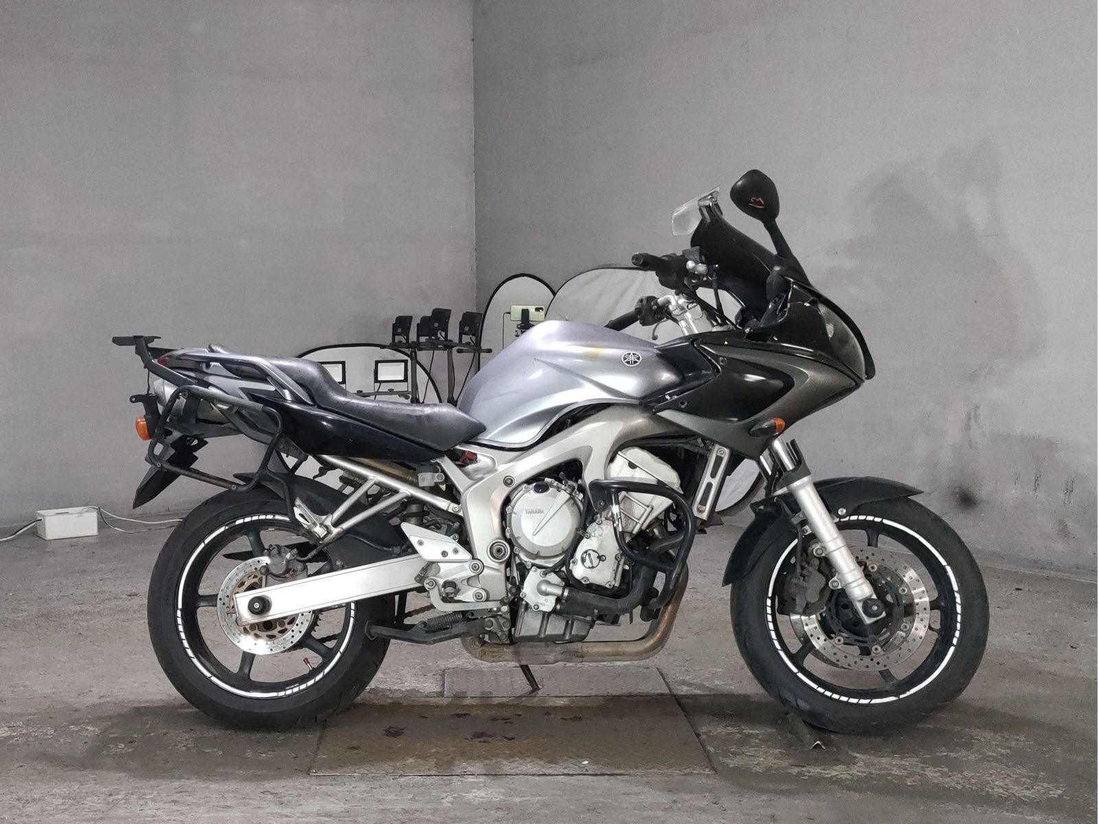 Yamaha FZ-6S FEATHER