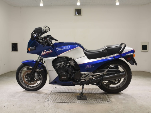 Kawasaki GPZ900R