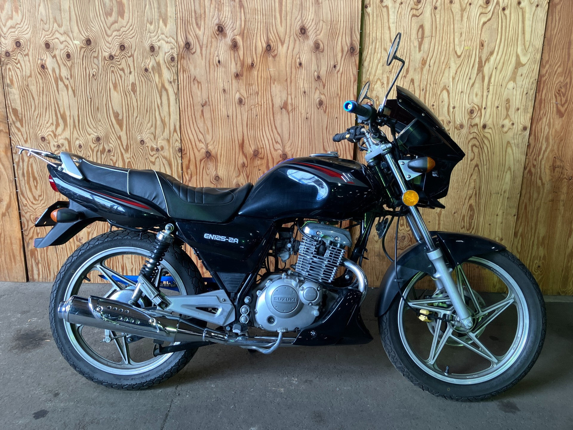 Suzuki EN125