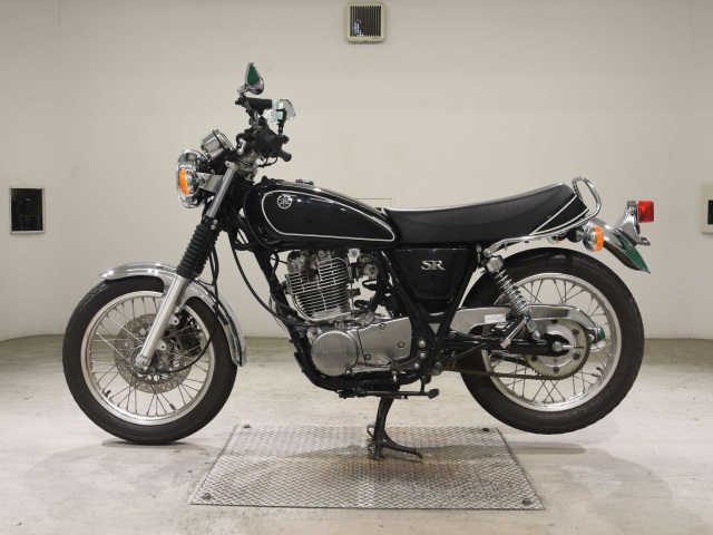 Yamaha SR400-4