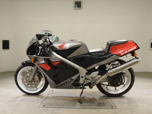 Honda VFR400R-2