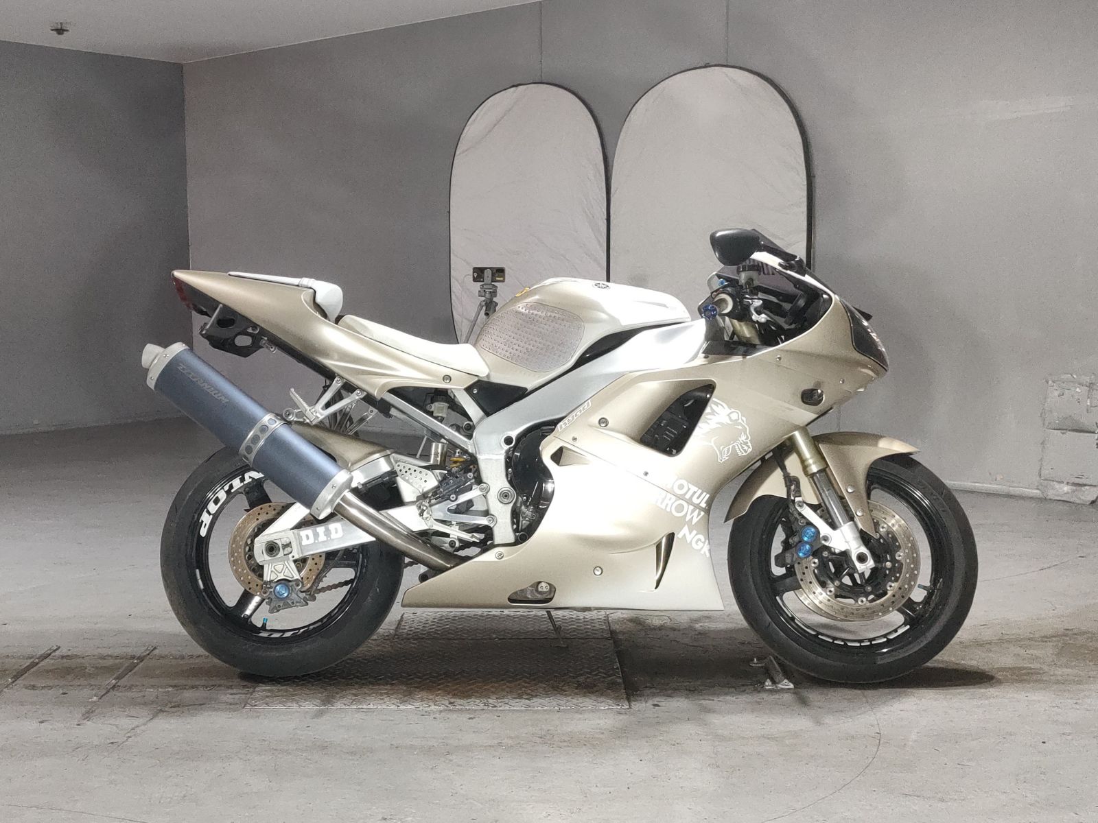Yamaha YZF-R1