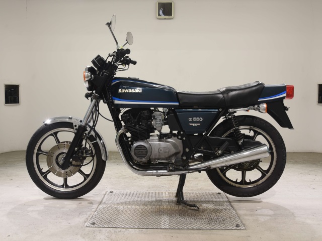 Kawasaki Z550FX