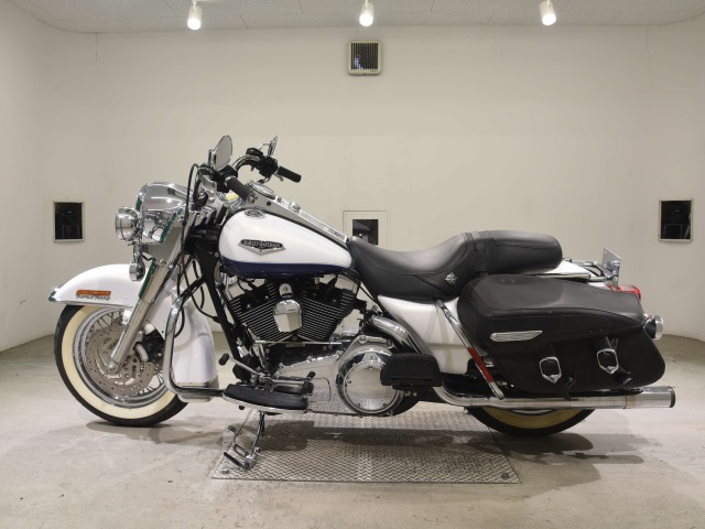 Harley-Davidson Road King Classic FLHRC1580