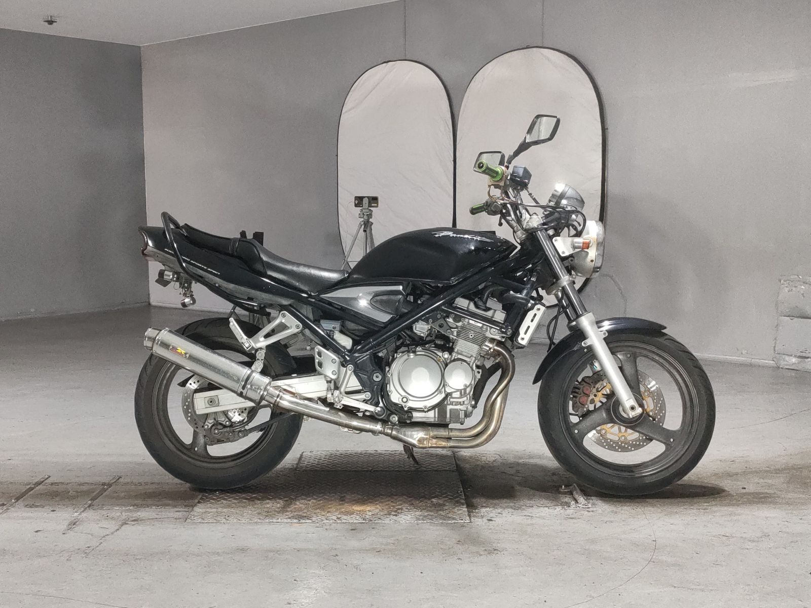 Suzuki BANDIT250-1