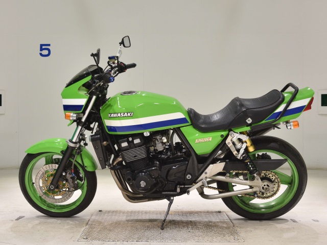 Kawasaki ZRX400