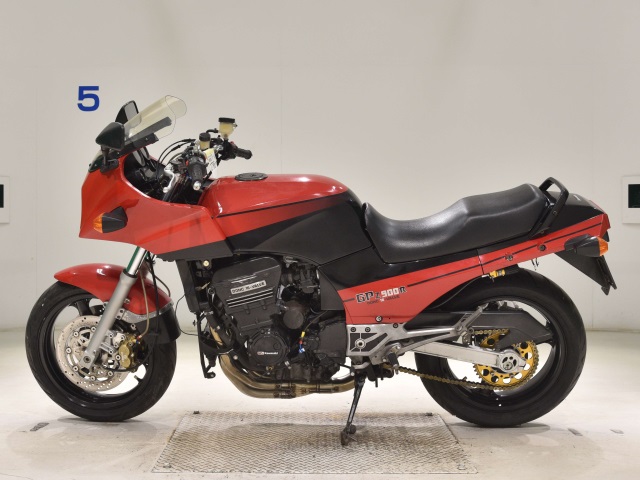 Kawasaki GPZ900R