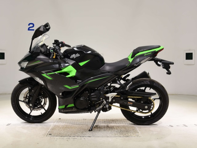 Kawasaki NINJA400-2