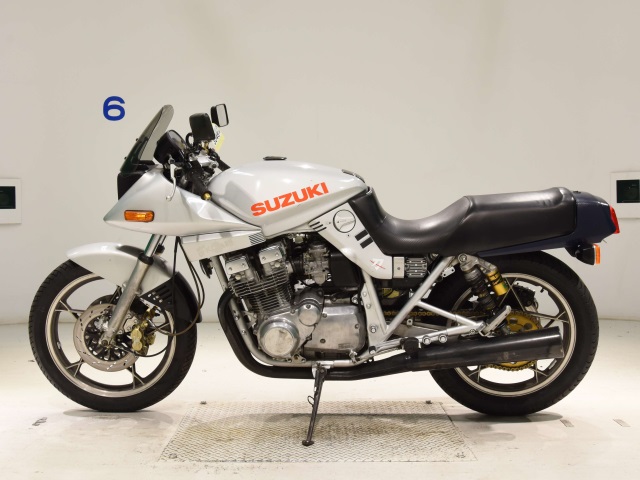 Suzuki GSX750S KATANA
