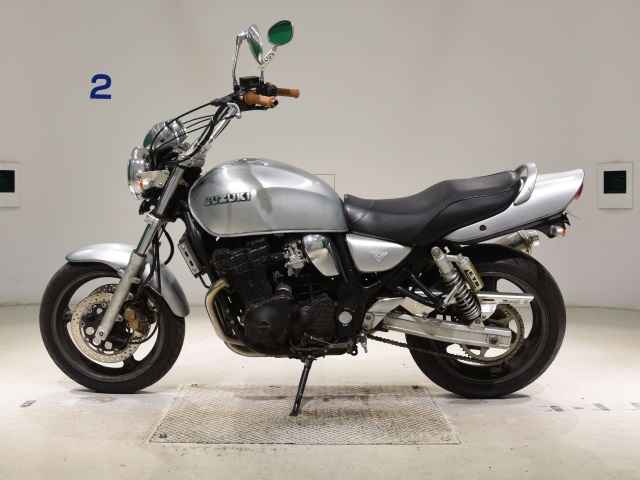 Suzuki INAZUMA 400