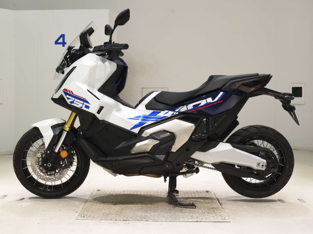 Honda X-ADV750-2