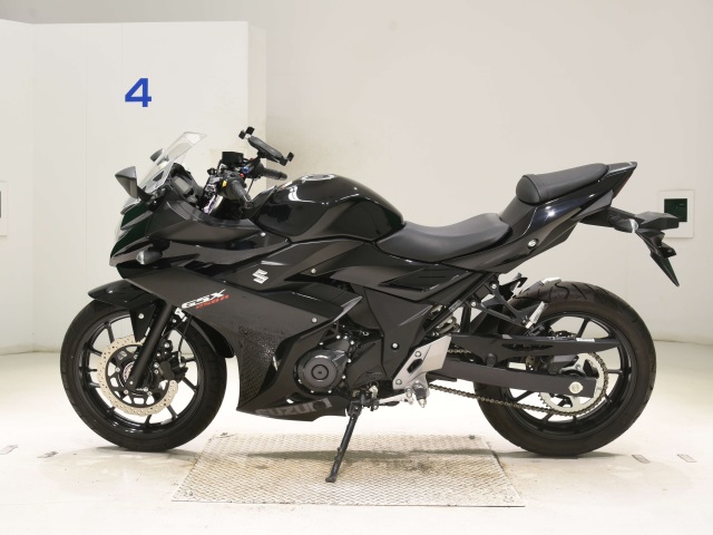 Suzuki GSX250RA