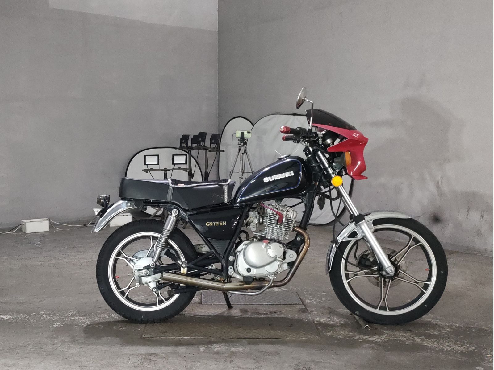 Suzuki GN125H