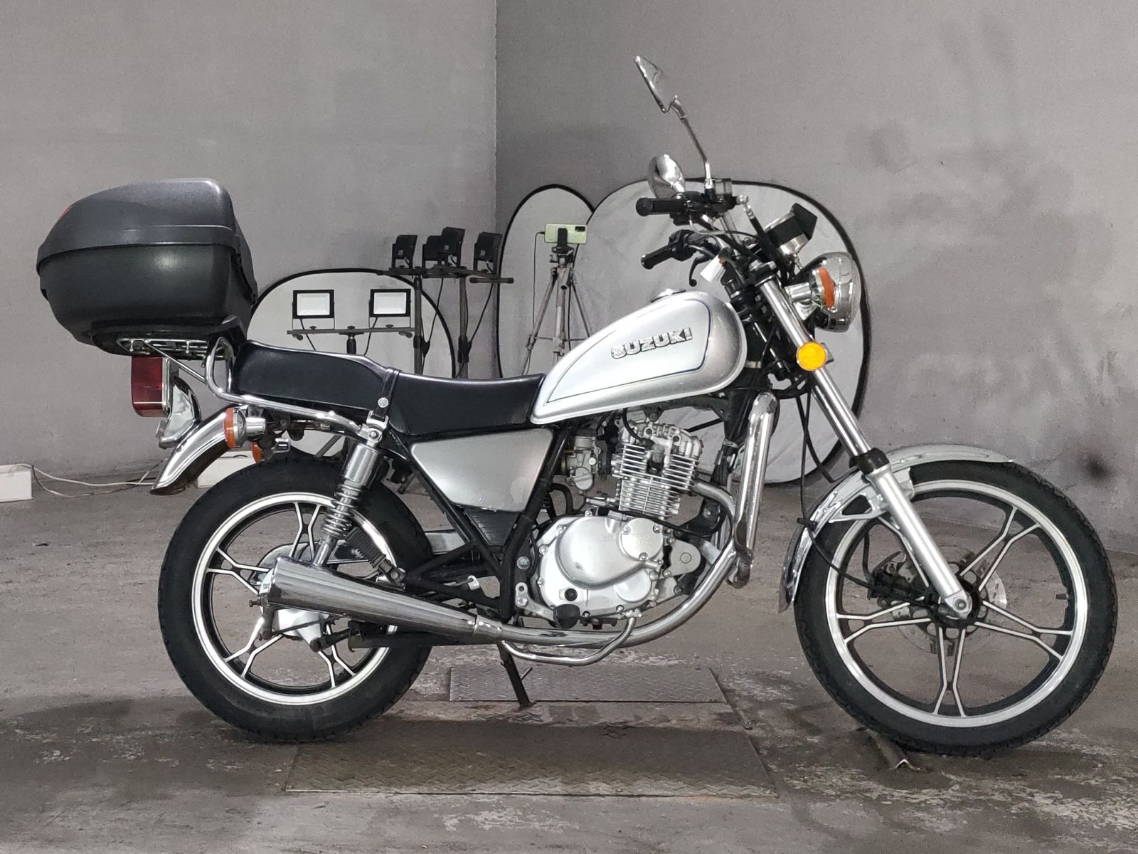 Suzuki GN125H