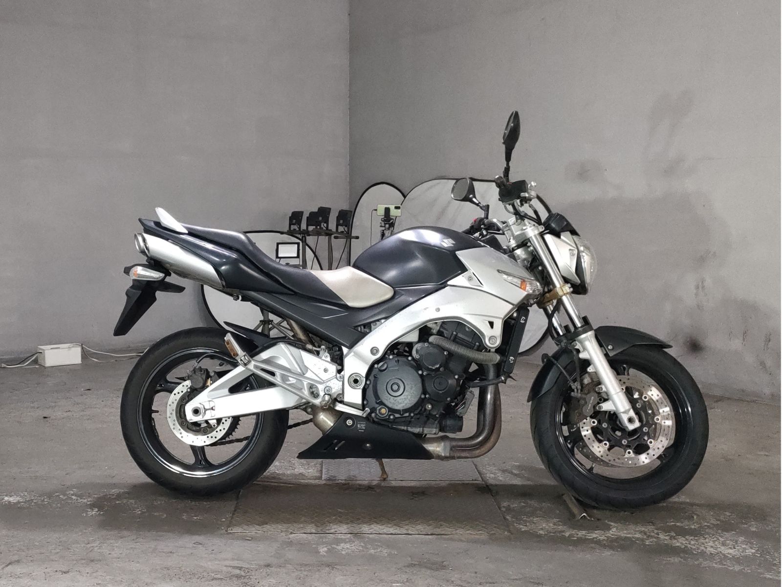 Suzuki GSR600