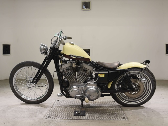 Harley-Davidson Sportster 883 / Hugger XLH883