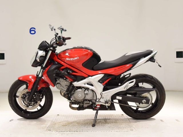 Suzuki GLADIUS400
