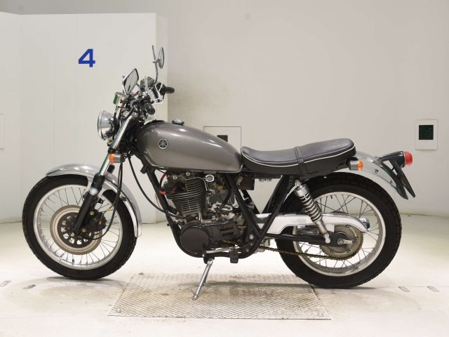 Yamaha SR500-1